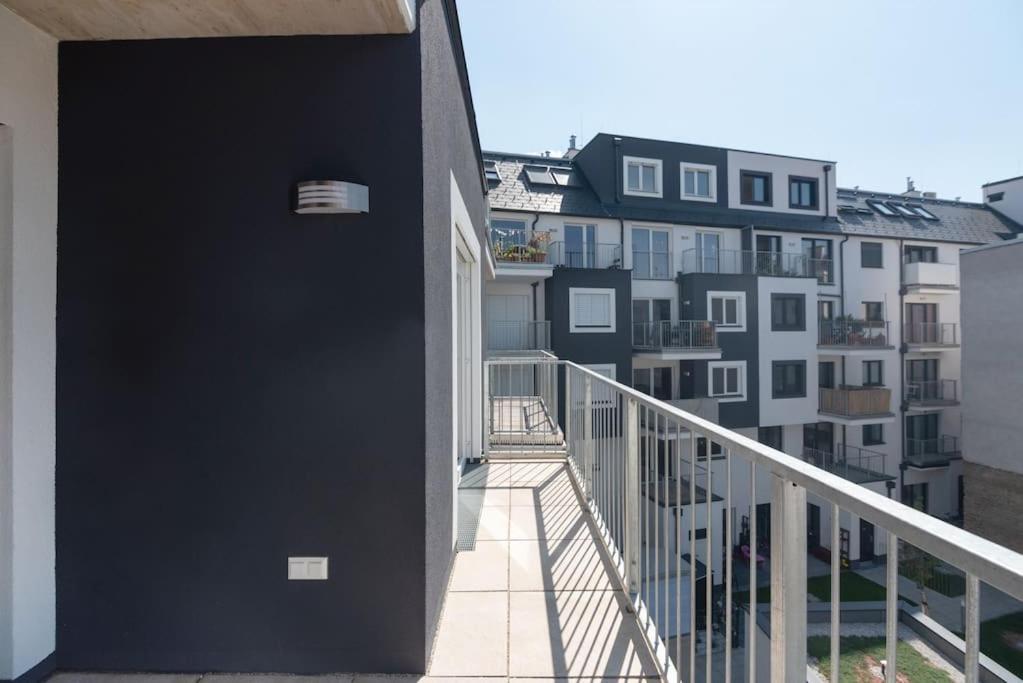 Neu Und Hell In Zentraler Ruhelage Mit Parkplatz Apartment Vienna Exterior photo