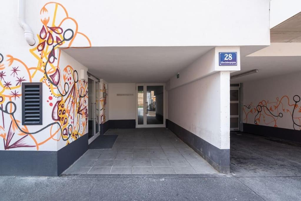 Neu Und Hell In Zentraler Ruhelage Mit Parkplatz Apartment Vienna Exterior photo