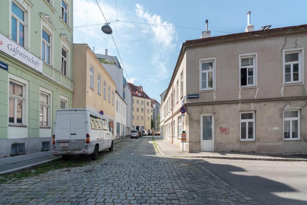 Neu Und Hell In Zentraler Ruhelage Mit Parkplatz Apartment Vienna Exterior photo