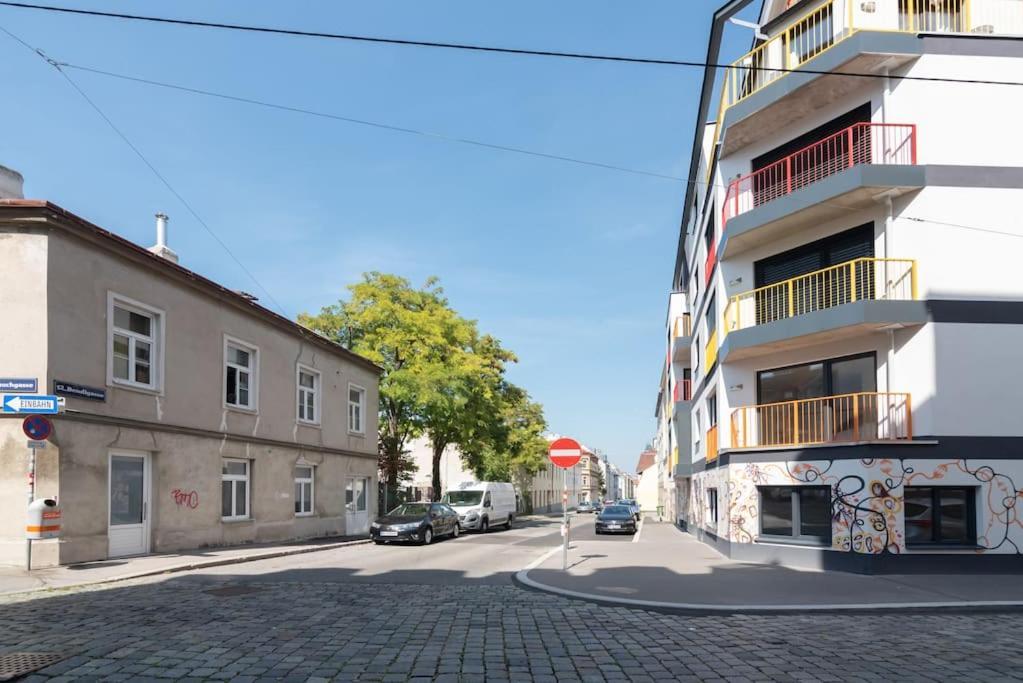 Neu Und Hell In Zentraler Ruhelage Mit Parkplatz Apartment Vienna Exterior photo