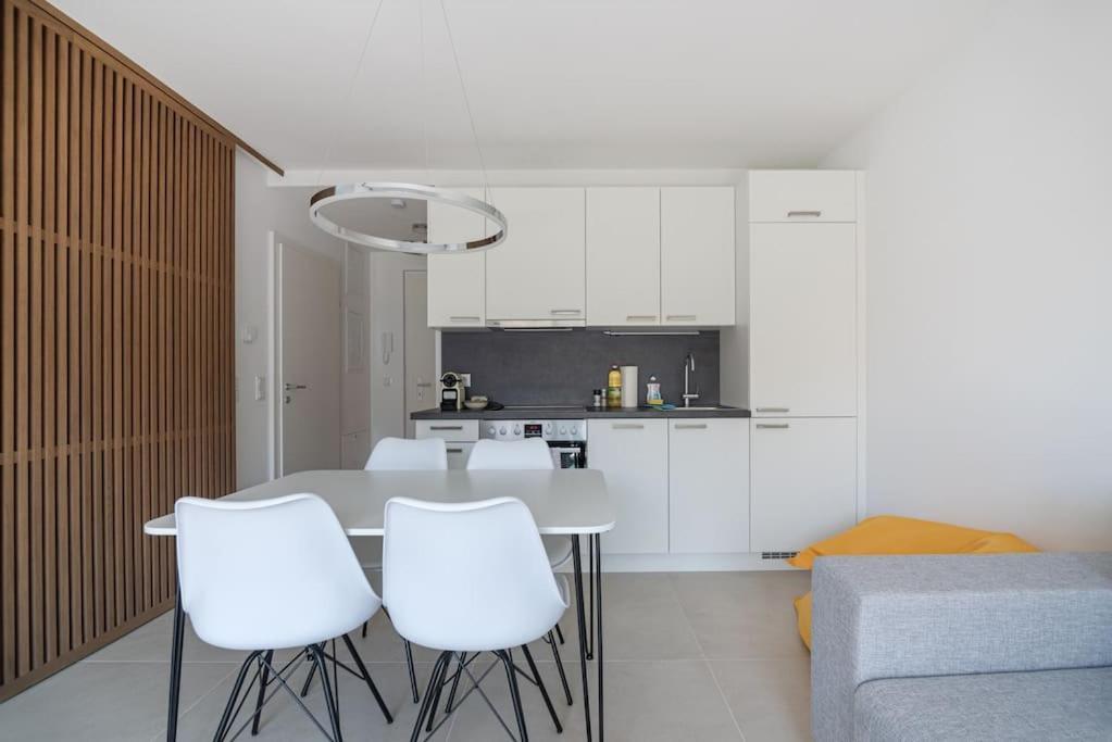 Neu Und Hell In Zentraler Ruhelage Mit Parkplatz Apartment Vienna Exterior photo