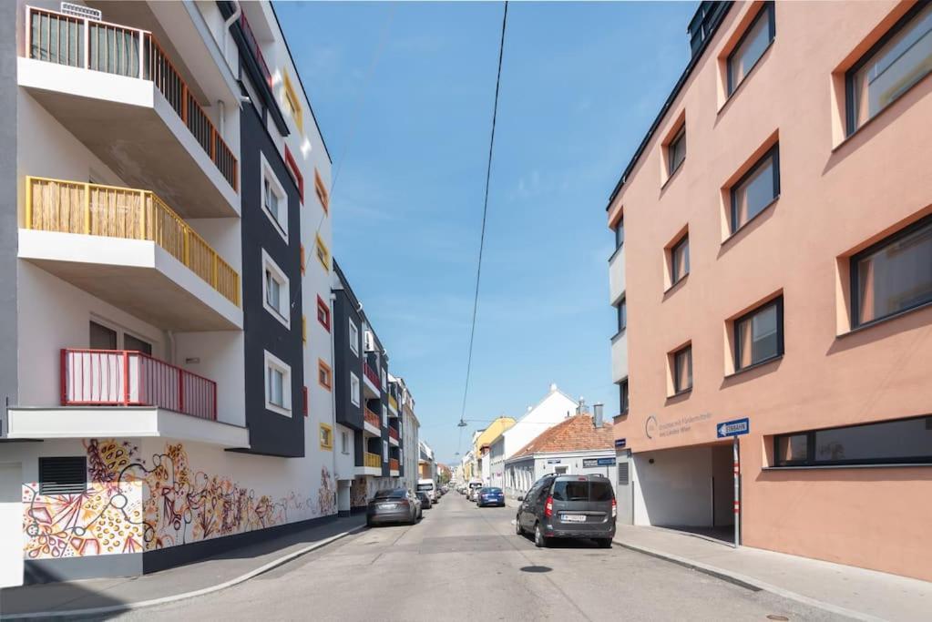 Neu Und Hell In Zentraler Ruhelage Mit Parkplatz Apartment Vienna Exterior photo