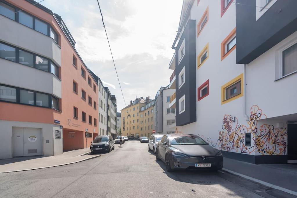 Neu Und Hell In Zentraler Ruhelage Mit Parkplatz Apartment Vienna Exterior photo