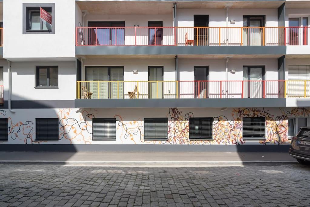 Neu Und Hell In Zentraler Ruhelage Mit Parkplatz Apartment Vienna Exterior photo