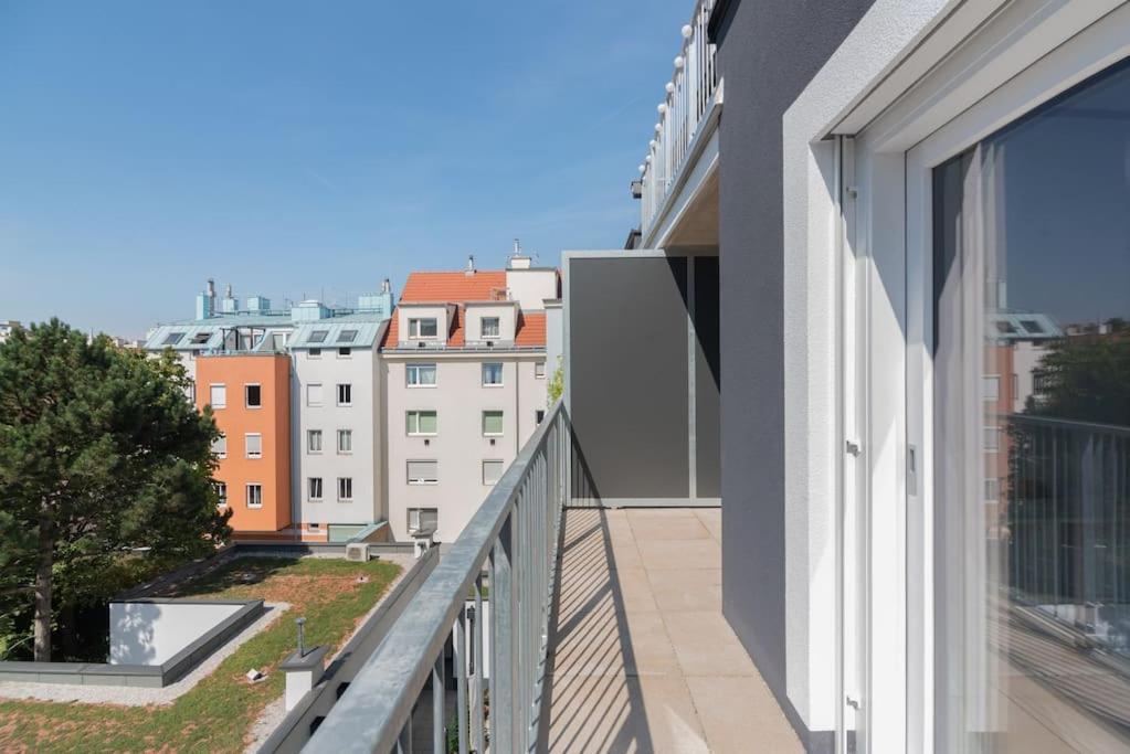 Neu Und Hell In Zentraler Ruhelage Mit Parkplatz Apartment Vienna Exterior photo