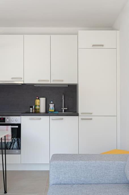 Neu Und Hell In Zentraler Ruhelage Mit Parkplatz Apartment Vienna Exterior photo